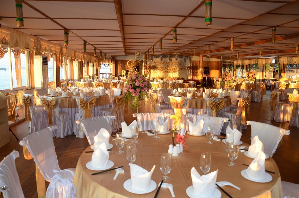 Mandalay Karaweik Mobile Hotel Exterior photo
