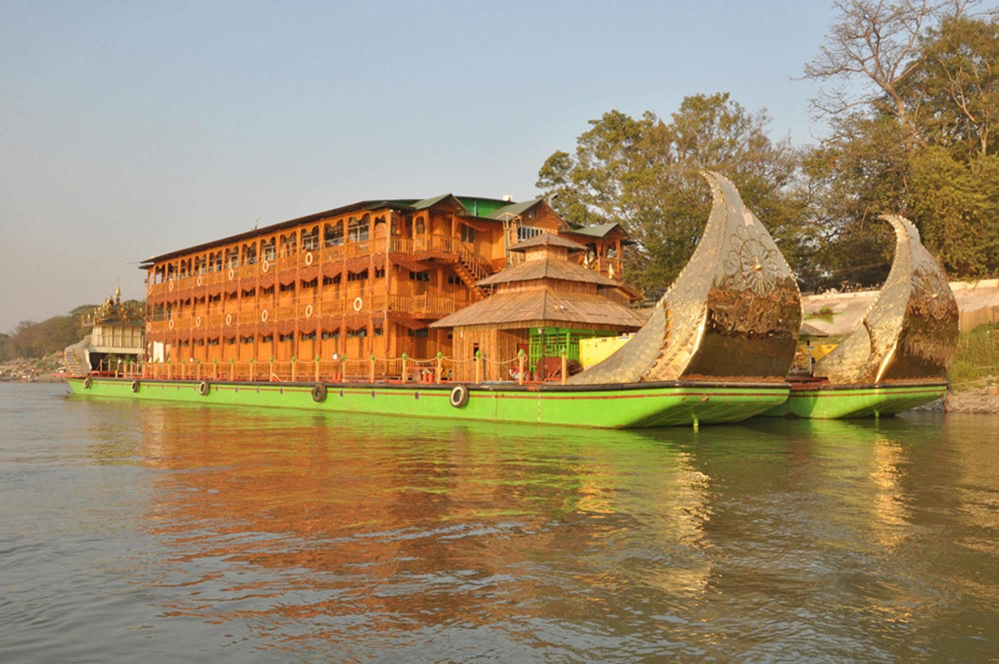 Mandalay Karaweik Mobile Hotel Exterior photo