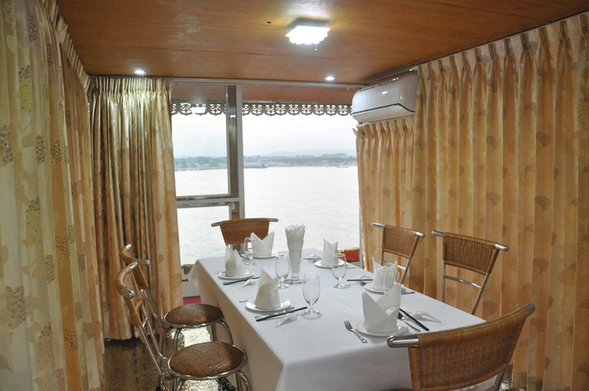 Mandalay Karaweik Mobile Hotel Exterior photo